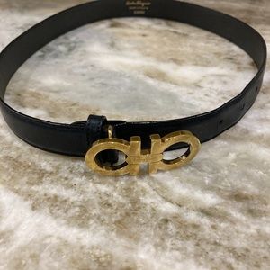 Navy Ferragamo belt